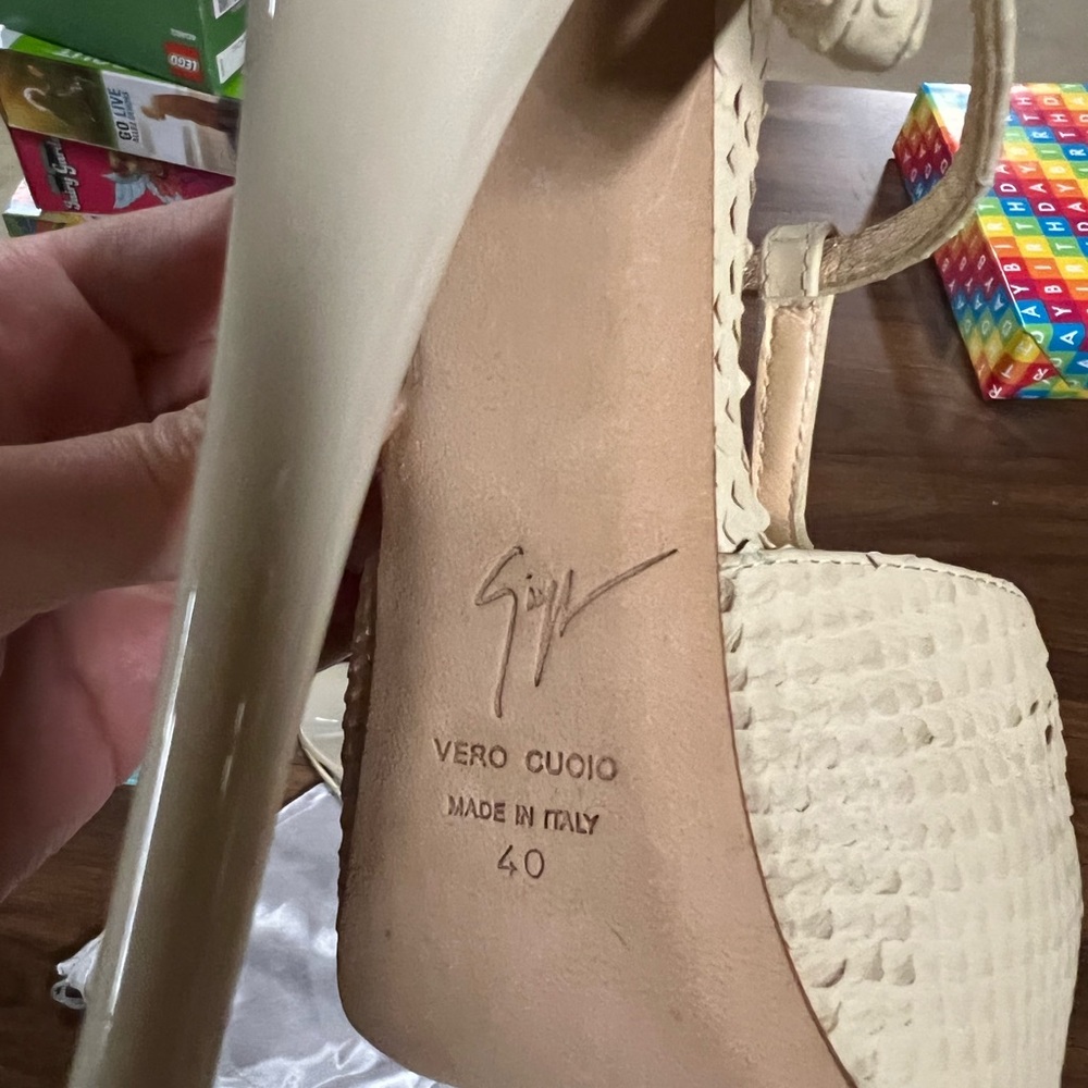 Giuseppe Zanotti Beige Python Embossed Leather T-… - image 7